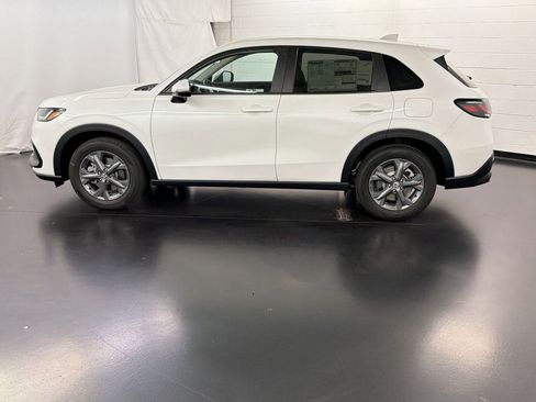 New 2027 Honda HR-V LX image 2