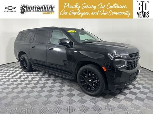 Used 2024 Chevrolet Suburban RST w/ Sport Performance Package image 1