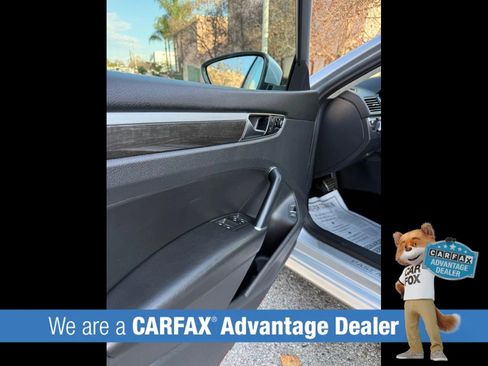 Used 2017 Volkswagen Passat 1.8T SEL Premium image 28