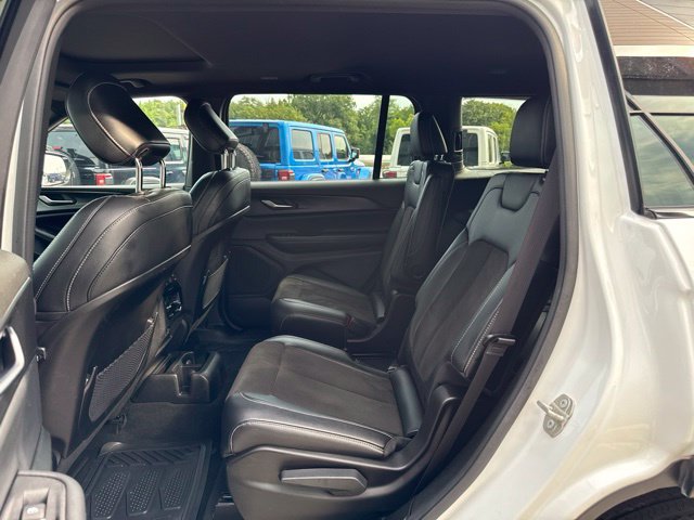 Used 2023 Jeep Grand Cherokee L Laredo AWD/4WD image 13