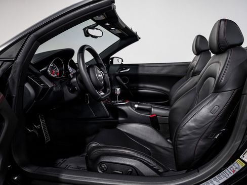 Used 2014 Audi R8 V8 w/ Full Leather Package image 20