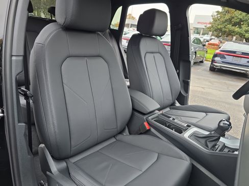 New 2025 Audi Q3 2.0T Premium image 10