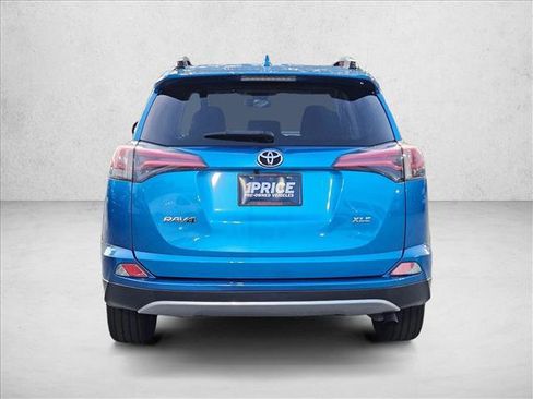 Used 2018 Toyota RAV4 XLE image 7