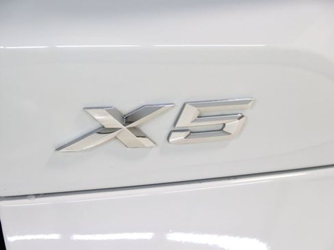 Used 2024 BMW X5 xDrive40i w/ Premium Package AWD/4WD image 12