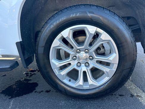 Certified 2022 Chevrolet Silverado 1500 LTZ w/ LTZ Convenience Package II image 35