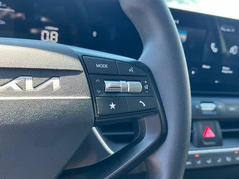 Certified 2025 Kia K4 FWD image 23