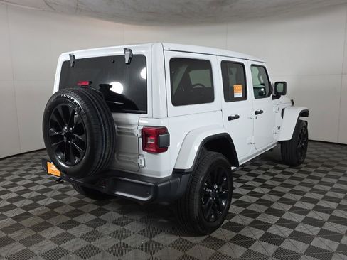Used 2025 Jeep Wrangler Unlimited Sahara w/ Safety Group AWD/4WD image 6