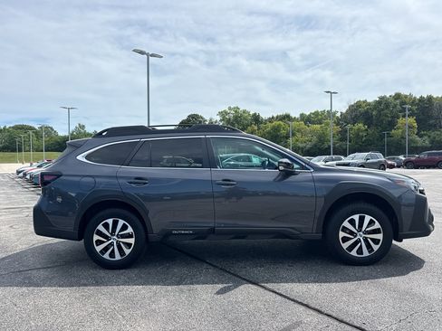 Used 2023 Subaru Outback Premium AWD/4WD image 4