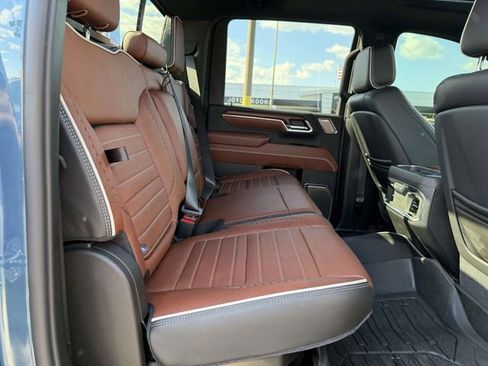 Used 2026 GMC Sierra 2500 Denali Ultimate w/ LPO, GMC Protection Package AWD/4WD image 8