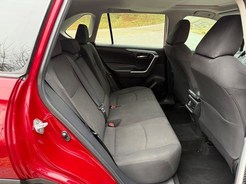 Used 2020 Toyota RAV4 XLE image 17