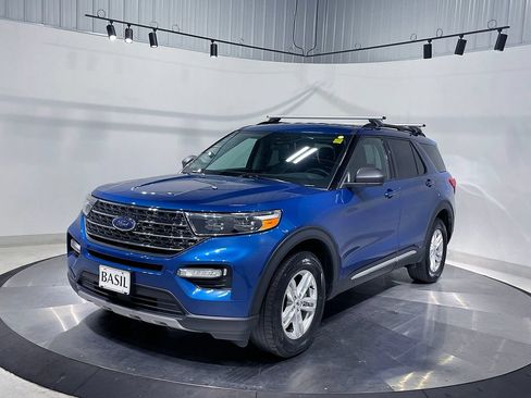 Used 2022 Ford Explorer XLT w/ Equipment Group 202A AWD/4WD image 8
