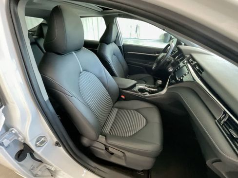 Certified 2019 Toyota Camry SE FWD image 25