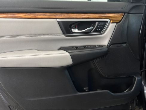 Used 2018 Honda CR-V Touring image 25