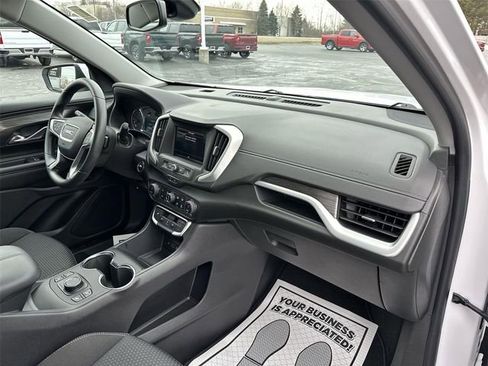 Used 2024 GMC Terrain SLE w/ Driver Convenience Package FWD image 27