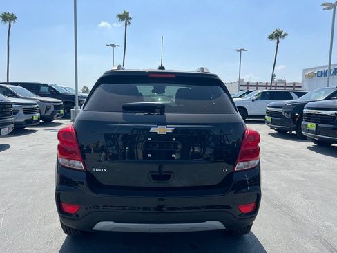 Used 2019 Chevrolet Trax LT w/ LT Convenience Package FWD image 6