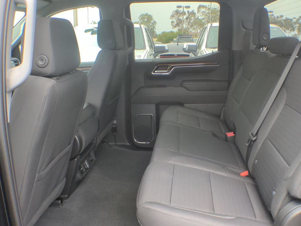 Used 2023 Chevrolet Silverado 1500 LT AWD/4WD image 24