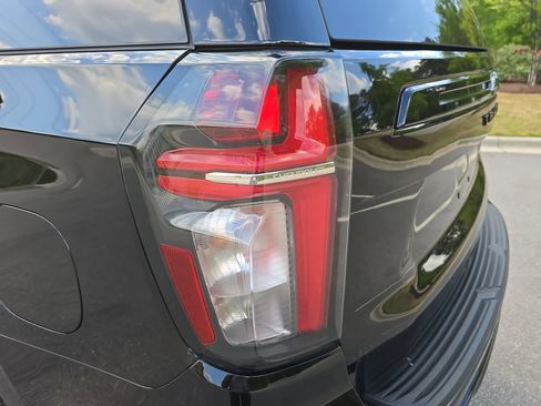 Used 2024 Chevrolet Tahoe Z71 w/ Luxury Package image 37