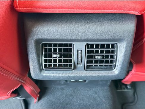 Used 2025 Toyota Camry LE w/ Convenience Package image 19