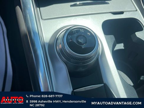 Used 2020 Ford Explorer Platinum w/ Premium Technology Package AWD/4WD image 16