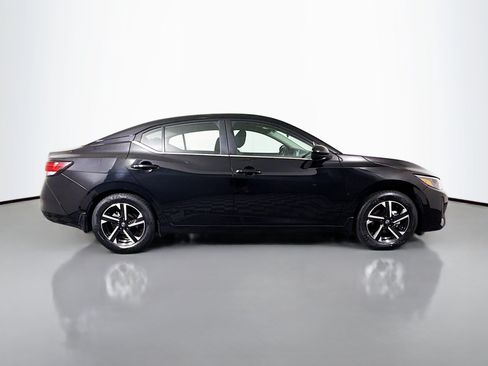 Used 2024 Nissan Sentra SV FWD image 11