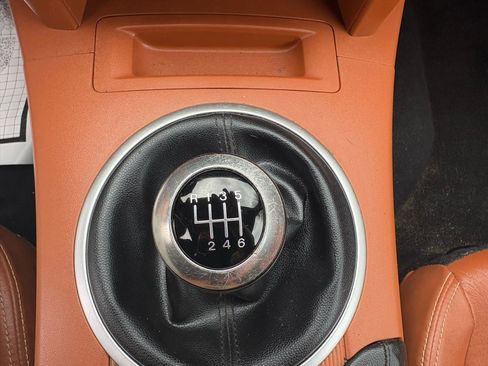 Used 2006 MAZDA MX-5 Miata Grand Touring w/ Premium Pkg image 38