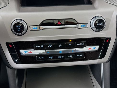 Used 2023 Ford Explorer XLT w/ Equipment Group 202A image 23