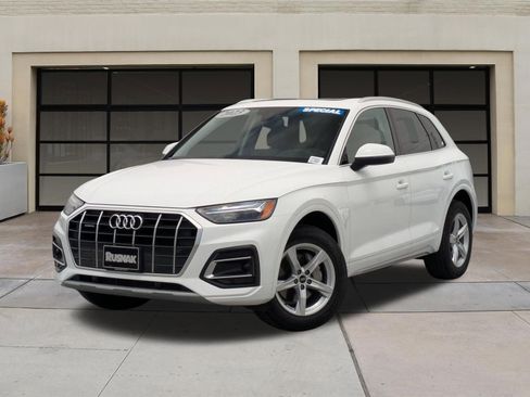 Used 2023 Audi Q5 2.0T Premium w/ Convenience Package AWD/4WD image 3