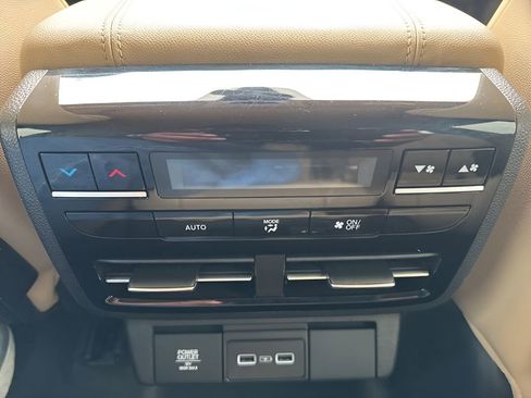 Used 2023 Acura MDX SH-AWD image 14