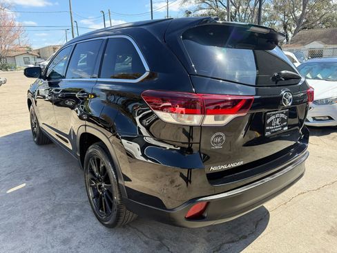 Used 2019 Toyota Highlander SE image 5