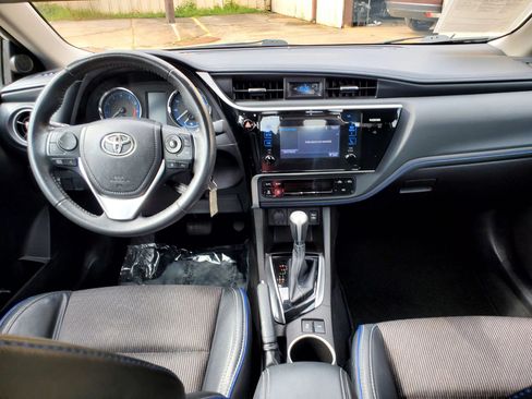 Used 2017 Toyota Corolla SE FWD image 36