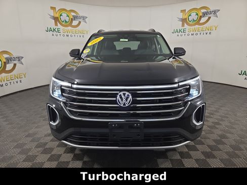 Used 2025 Volkswagen Atlas SE image 3
