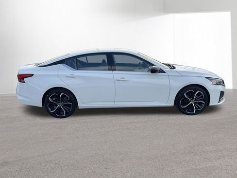 Certified 2024 Nissan Altima 2.5 SR image 33