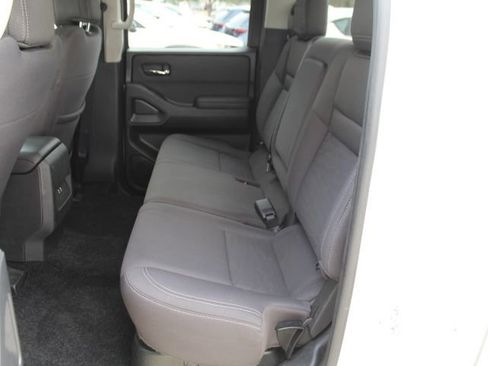 Used 2024 Nissan Frontier SV image 30