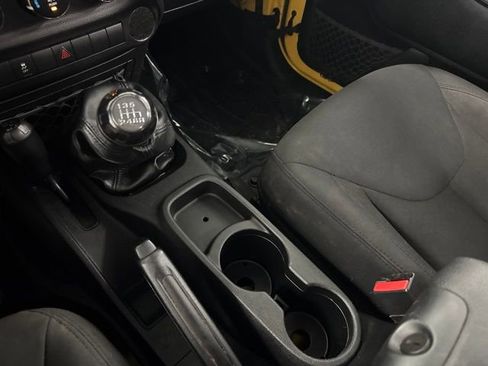 Used 2015 Jeep Wrangler Unlimited Sport AWD/4WD image 35