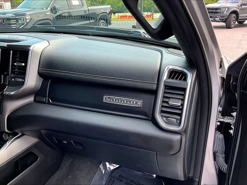 Used 2022 RAM 1500 Laramie AWD/4WD image 29