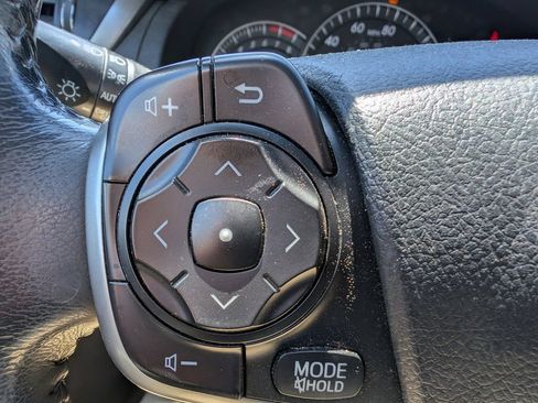 Used 2012 Toyota Camry XLE FWD image 20
