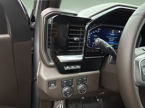 Used 2025 Chevrolet Silverado 2500 LTZ w/ LTZ Plus Package AWD/4WD image 22