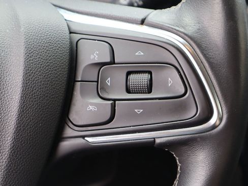 Used 2020 Buick Encore GX Essence w/ Experience Buick Package FWD image 13