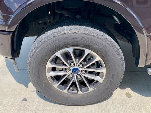 Used 2019 Ford F150 XLT w/ Equipment Group 302A Luxury AWD/4WD image 11
