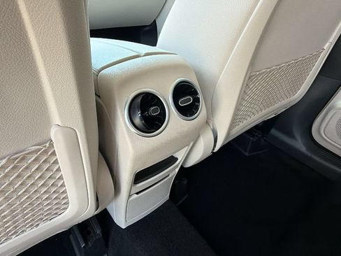 Used 2022 Mercedes-Benz GLB 250 4MATIC image 17