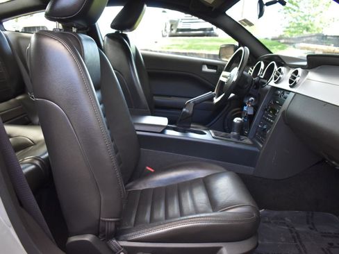 Used 2006 Ford Mustang GT Premium image 31
