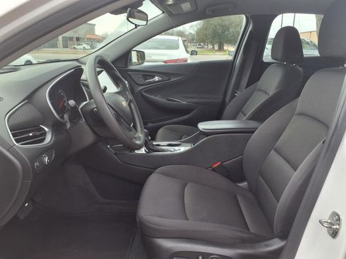 Used 2024 Chevrolet Malibu LT image 17