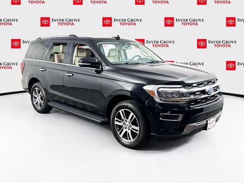 Used 2024 Ford Expedition Limited AWD/4WD image 3