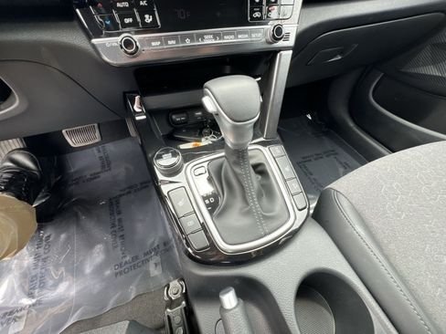 Used 2024 Kia Seltos S AWD/4WD image 22