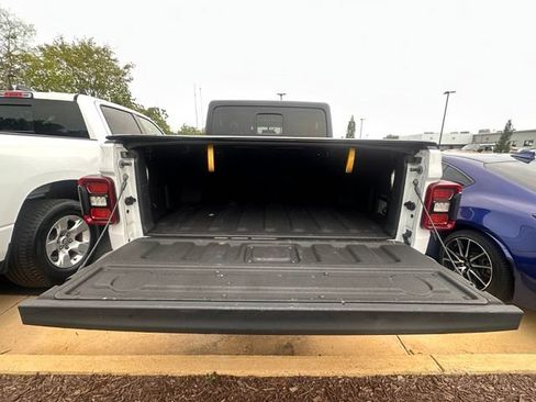 Used 2022 Jeep Gladiator Overland w/ Popular Equipment Package AWD/4WD image 16