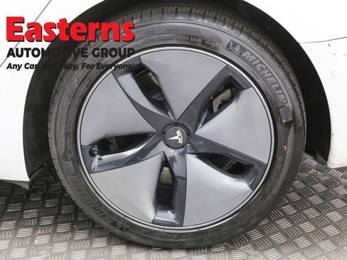 Used 2019 Tesla Model 3 Standard Range image 30