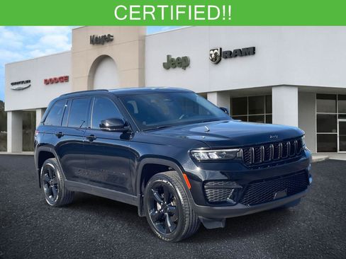 Certified 2023 Jeep Grand Cherokee Altitude AWD/4WD image 1