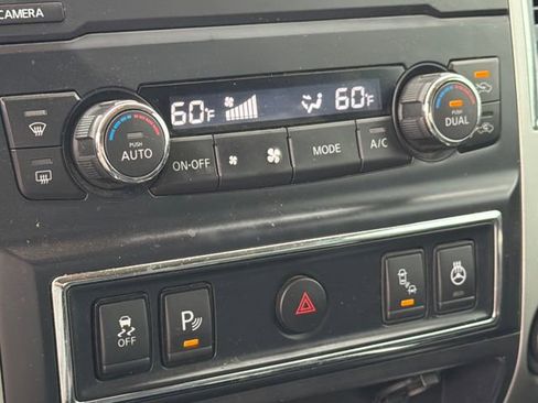 Used 2017 Nissan Titan PRO-4X w/ Pro-4x Convenience Package image 27