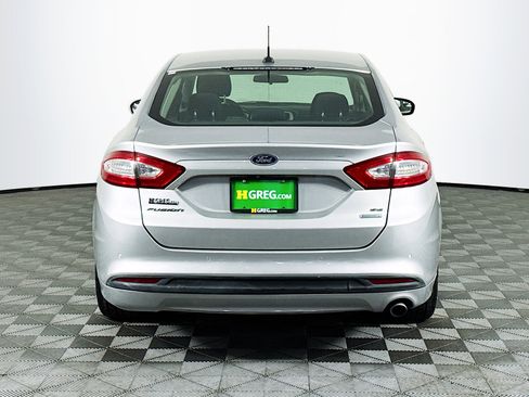 Used 2016 Ford Fusion SE image 8