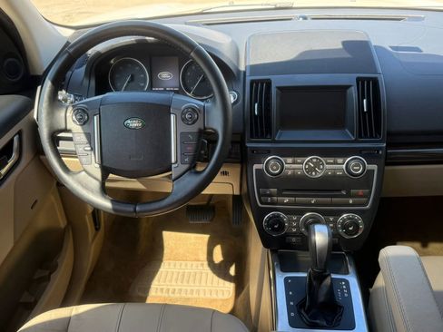 Used 2013 Land Rover LR2 HSE AWD/4WD image 14